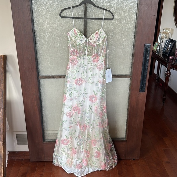 Mac Duggal 68180 Floral Beadwork Sheer Bodice Dress size 4 NEW $598 - Picture 6 of 17